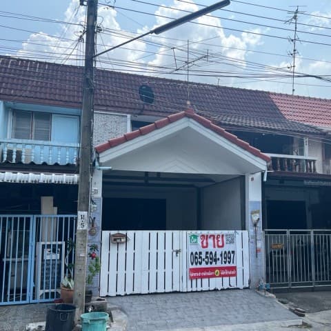 DD รีโนเวทใหม่พร้อมอยู่! ทาวน์เฮ้าส์ 2 นอน 2 น้ำ หมู่บ้านลานทอง ปากเกร็ด ใกล้โรงพยาบาลกรุงไทย เพียง 10 นาที