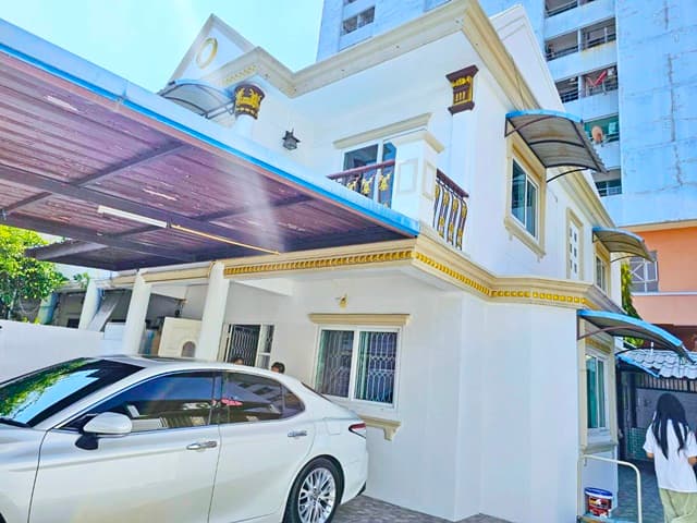 200ตร.ม1 บ้านเดี่ยว 2น้ำ MRT 4นอนบางกะปิ 50ตร.ว. เดอะมอลล์ บางกะปิ แฮปปี้แลนด์สาย 480ม. ทำเลคลองจั่น. เ