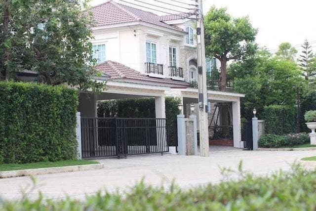 HR 10197 ให้เช่าบ้านเดี่ยว Grandio ลาดพร้าว–เกษตรนวมินทร์ พร้อมเฟอร์นิเจอร์หรู ติดสโมสร พร้อมสวนและบ่อปลาคราฟ