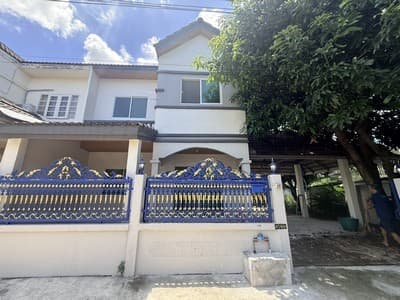 รีโนเวทใหม่ ไม่ต้องปวดหัวแต่งเพิ่ม ขายทาวน์โฮมหลังมุม 46.7 ตร.วา 4 ห้องนอน สินทวีการ์เด้น 1/2 พระราม 2
