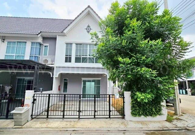 ทาวน์โฮม โมดิวิลล่า รังสิต คลอง 7 หลังมุม โครงการติดถนน รังสิต-นครนายก ถูกมาก