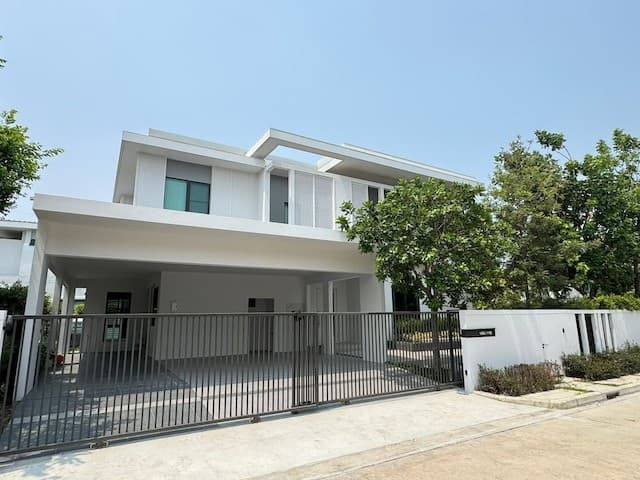 BH4205 ให้เช่าบ้านเดี่ยวหรู มัณฑนา บางนา กม.15 ติดถนนบางนา-ตราด | Mantana Bangna KM 15