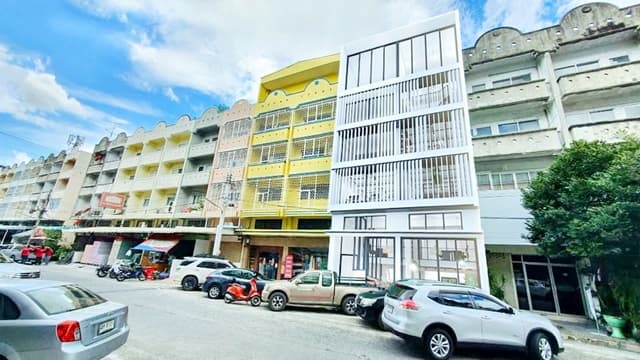 MRTไทรม้า 350ม.อาคาร โชว์รูม ให้เช่า 5.5ชั้น 4นอน 45ตร.วา. 4นอน 45ตร.วา. 885ตร.ม. 2คูหาเปิดซิง!รพ.พระนั่งเกล้า 1.5กม.