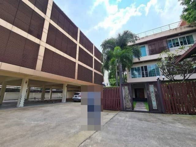 ขาย ออฟฟิศพร้อมบ้านเดี่ยว สุขุมวิท 101 บ้านเดี่ยวมีสระว่ายน้ำส่วนตัว 095-164-2956