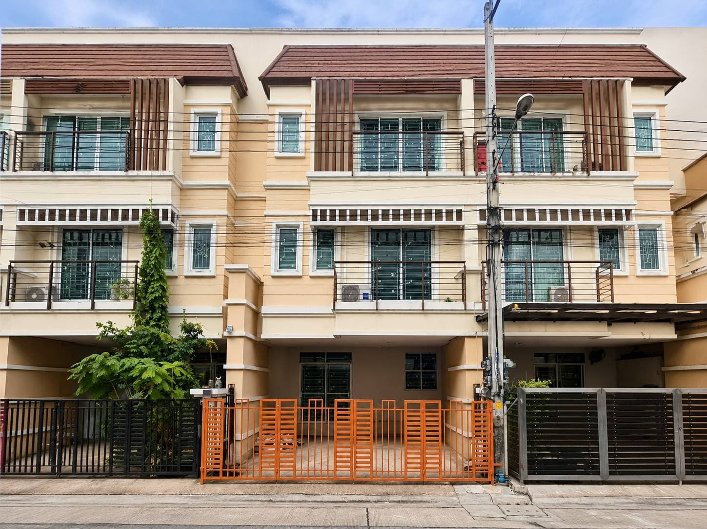 โครงการเดอะทาวน์ พระราม 5 – นครอินทร์ ซอยบางศรีเมือง 1 ถนนพระราม 5 – นครอินทร์ จังหวัดนนทบุรี บ้านเปล่าราคาพิเศษ ต่ำกว่าประเมินธนาคาร