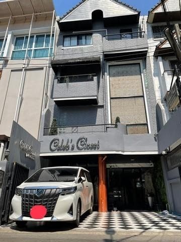 รหัสC7211 ให้เช่าอาคารพาณิชย์ 4 ชั้น 1 คูหา สุขุมวิท 49 ซอยทองหล่อ23 มีที่จอดรถหน้าอาคาร