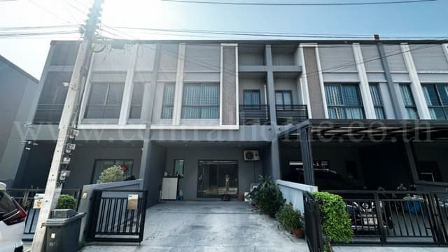 ขายด่วน ทาวน์โฮม บ้านสไตล์ Luxury เวิร์ฟ ติวานนท์ - รังสิต ต้นโครงการ ราคาถูก