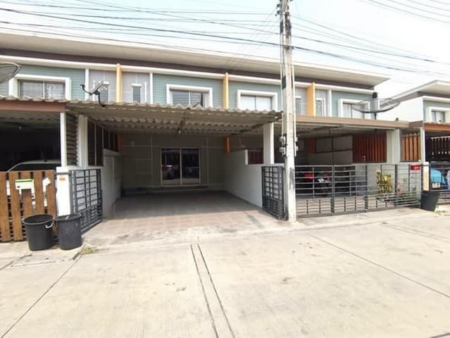 ขายบ้านทาวโฮม 2 ชั้น มบ.ไลฟ์ทาวโฮม Iife Townhome อ.บ้านบึง จ.ชลบุรี