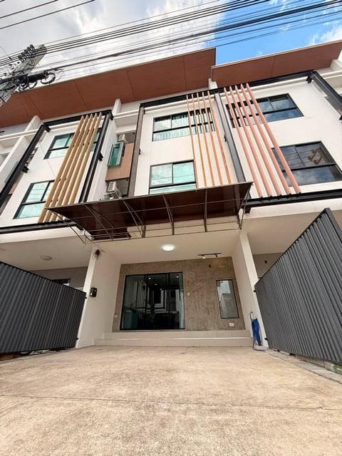 ให้เช่าโฮมออฟฟิศ 3 ชั้น 196 ตร.ม. โครงการ ไอฟีล บางนา ถนนกาญจนาภิเษก ใกล้เมกะบางนา