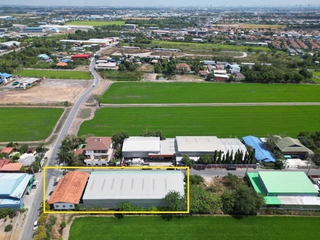 DSL-017 ขาย โรงงาน โรงงาน ลำโพ บางบัวทอง 1 ไร่ 400 ตร.วา ใกล้กับ ห่างจากทางหลวงหมายเลข 9 (ถนนกาญจนาภิเษก) เพียง 3 กม. ชั้นทั้งหมด 2 ชั้น