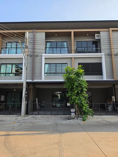 P732 ให้เช่าทาวน์โฮม โครงการ พรีเมียม เพลส พหลโยธิน-รามอินทรา Premium Place Phaholyothin-Ramintra ปล่อยเช่าบ้านเปล่า