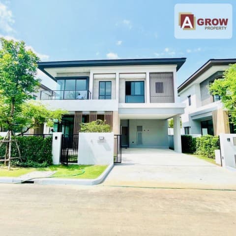 หมู่บ้านบางกอก บูเลอวาร์ด บางนา กม.5 บ้านสวย ทำเลดี ตกแต่งครบ พร้อมเข้าอยู่