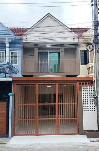ขายทาวน์โฮมบางแสนชลบุรี ขายทาวน์โฮม 2 ชั้น ถ.เนตรดี บางแสน รีโนเวทใหม่ทั้งหลัง 19.4 ตารางวา 2 ห้องนอน 2 ห้องน้ำ