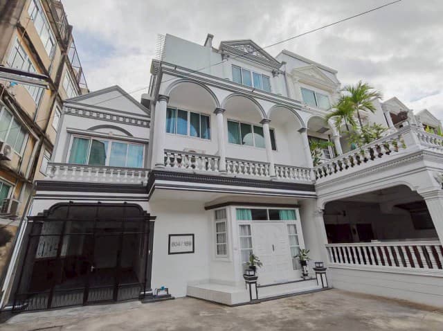 ให้เช่า #HomeOffice / บ้านเดี่ยวหรู สาทร – พระราม 3 เพิ่ง Renovate 3 ชั้น ติดถนนใหญ่สาธุประดิษฐ์ – พระราม 3 #ตรงข้ามเป็นธนาคารกสิกรไทย
