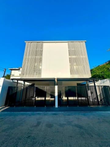 BH4245 ให้เช่าโฮมออฟฟิศ 3 ชั้น Modern Luxury ลาดพร้าว 87 เลียบด่วน เอกมัย รามอินทรา ใกล้ CDC และ Central EastVille พร้อมเข้าอยู่