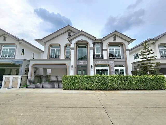 BH4212 ขายและให้เช่าบ้านเดี่ยว Grandio 2 วิภาวดี รังสิต 5 ห้องนอน บ้านหลังใหญ่ พร้อมอยู่ ใกล้สนามบินดอนเมือง และ Future Park Rangsit