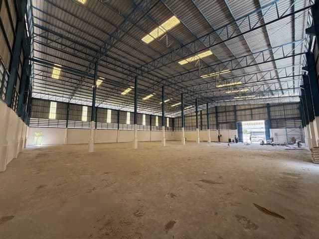 ให้เช่าโรงงาน ขนาด 1,050 ตร.ม. ผังม่วง โรงงานหลังเดี่ยวปรับปรุงใหม่ บนถนนเทพารักษ์ สมุปราการ