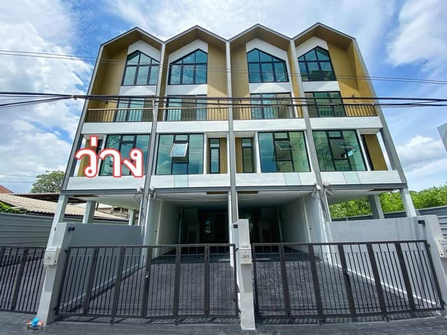 ให้เช่าโฮมออฟฟิศ 4 ชั้น แปลงมุม 237 ตร.ม. ถนนสุขุมวิท 101-1 ซอยวชิรธรรมสาธิต 60 จากรถไฟฟ้าเพียง 5 นาที