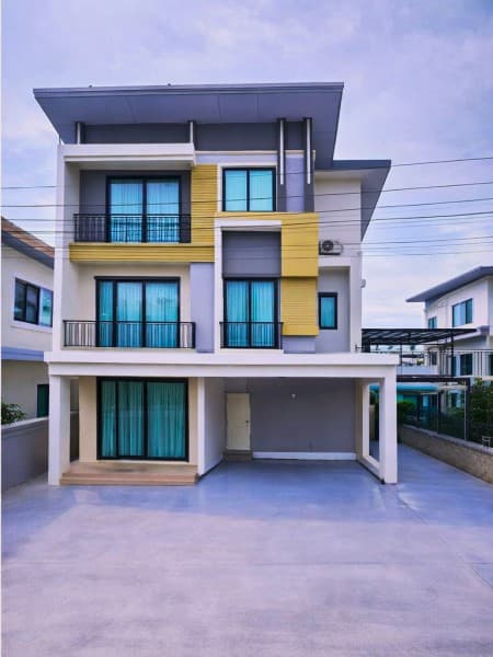 สายไหม วัชรพล-สุขาภิบาล5 28-34 3 ชั้น 4 น้ำ 50 ตร.ว. 200 ตร.ม. คฤหาสน์ 5นอน ให้เช่า1.3 กม.แยกจตุโชติ