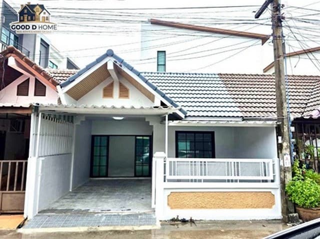 บ้านรีโนเวทใหม่ทำเลเสม็ด–เมืองชลบุรี หมู่บ้านธนาสุข ใกล้เซ็นทรัลชลบุรี เดินทางสะดวก ราคาเพียง 1.xxx ล้านบาท