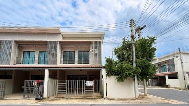 ทาวน์เฮ้าส์ รัชธานี 11 รังสิต คลอง 11 ธัญบุรี ปทุมธานี (หลังมุม)