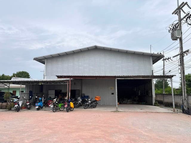 ให้เช่าโกดังที่ดิน 1 งาน โกดัง 225 ตรม. ใกล้ถนนข้าวหลาม อำเภอเมืองชลบุรี