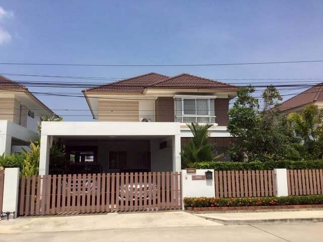 บ้านเดี่ยวหลังใหญ่ แหล่งชุมชน บ้านกลางสวน ตะเคียนเตี้ย บางละมุง ชลบุรี FP-H02308