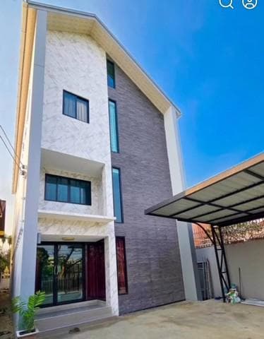 ให้เช่าบ้านเดี่ยว 3 ชั้น 50 ตร.ว. ซอยนวมินทร์ 24 สไตล์โมเดิรฺน เหมาะทำออฟฟิศ พักอาศัย