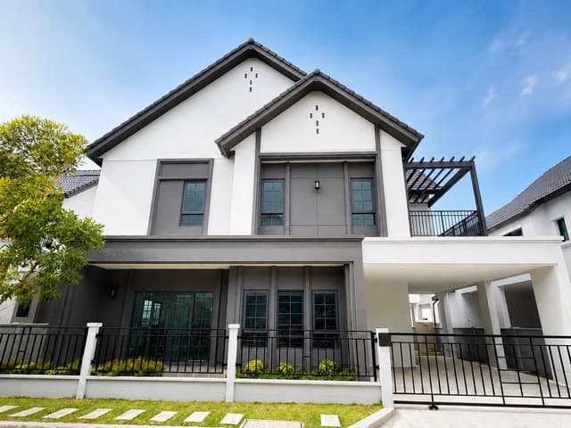ให้เช่าบ้านหรู Centro Bangna Phase 2 หลังมุม 300 ตร.ม. 4 นอน 5 น้ำ ใกล้ Mega Bangna 140000 บาท