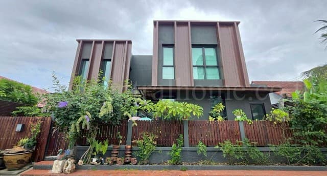 ลดราคาด่วน บ้านเดี่ยว บ้านปลาทอง ศรีนครินทร์ ใกล้ MRT สถานีศรีด่าน