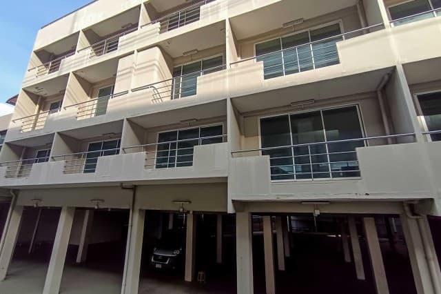 ให้เช่า อาคารพาณิชย์ 5 ชั้น ติดถนนพระราม 2 มีที่จอดรถ ลิฟท์พร้อม