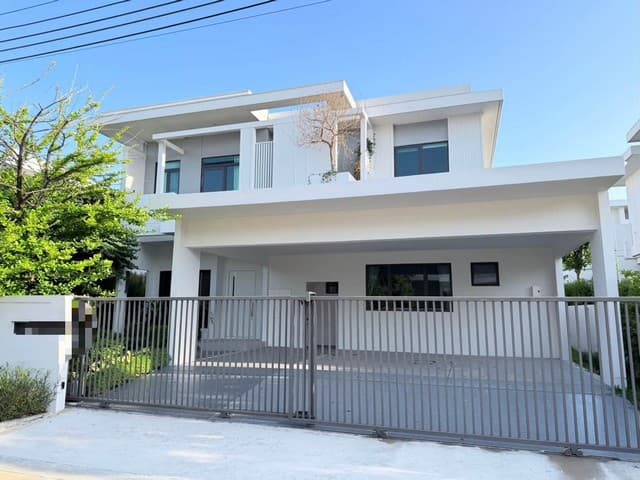 บ้าน 2 ชั้น 72 ตรว. 4 ห้องนอน 5 ห้องน้ำ เฟอร์นิเจอร์พร้อมทุกห้อง มัณฑนา บางนา กม. 15