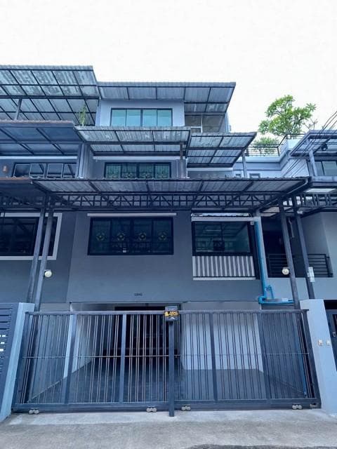 ให้เช่าโฮมออฟฟิศ300ตร.ม.7ชั้นย่านลาดพร้าว41ภาวนาโชคชัย4หน้ากว้าง 6.5 เมตร ไม่มีค่าส่วนกลาง