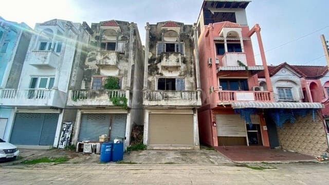 อาคารพาณิชย์เธียรทอง 2 บ้านเปล่าสำหรับซื้อลงทุน ราคาต่ำประเมิน ห่างถนนเพียง 50 เมตร ถูกที่สุด