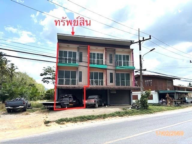 ขายอาคารพาณิชย์สุราษฎร์ธานี 2 ชั้น ถนนสายพุนพิน-คีรีรัฐนิคม อำเภอคีรีรัฐนิคม