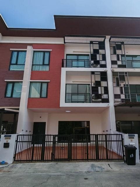 ให้เช่าโฮมออฟฟิศ 3 ชั้น ไอฟีล บางนา ถนนกาญจนาภิเษก ใกล้เมกะบางนา (จดบริษัทได้)