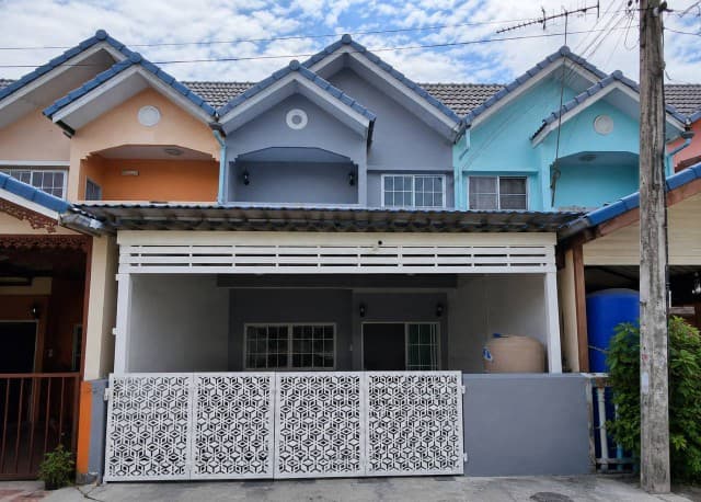 บ้านอยู่เจริญ 3 ถนนพระองค์เจ้าสาย คลอง 4 ลำลูกกา บ้านเปล่ารีโนเวทพร้อมอยู่ สภาพดี ราคาพิเศษ พร้อมเปิดเจรจาต่อรองราคาได้