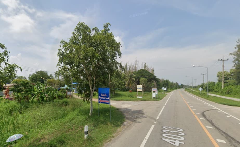 ขายที่ดินเปล่า ติดปั้มน้ำมันเพชรศรีจันทร์ปิโตรเลียม ตำบลปึกเตียน อำเภอท่ายาง จังหวัดเพชรบุรี เนื้อที่ 299 -0-61 ไร 6