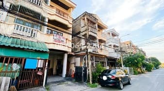 ขายทาวน์เฮ้าส์ 3 ชั้น ลาดพร้าว 101 ซอย 50 ใกล้โรงเรียนวัดบึงทองหลาง ปากซอยมีสถานีรถไฟฟ้าสายสายสีเหลือง 2