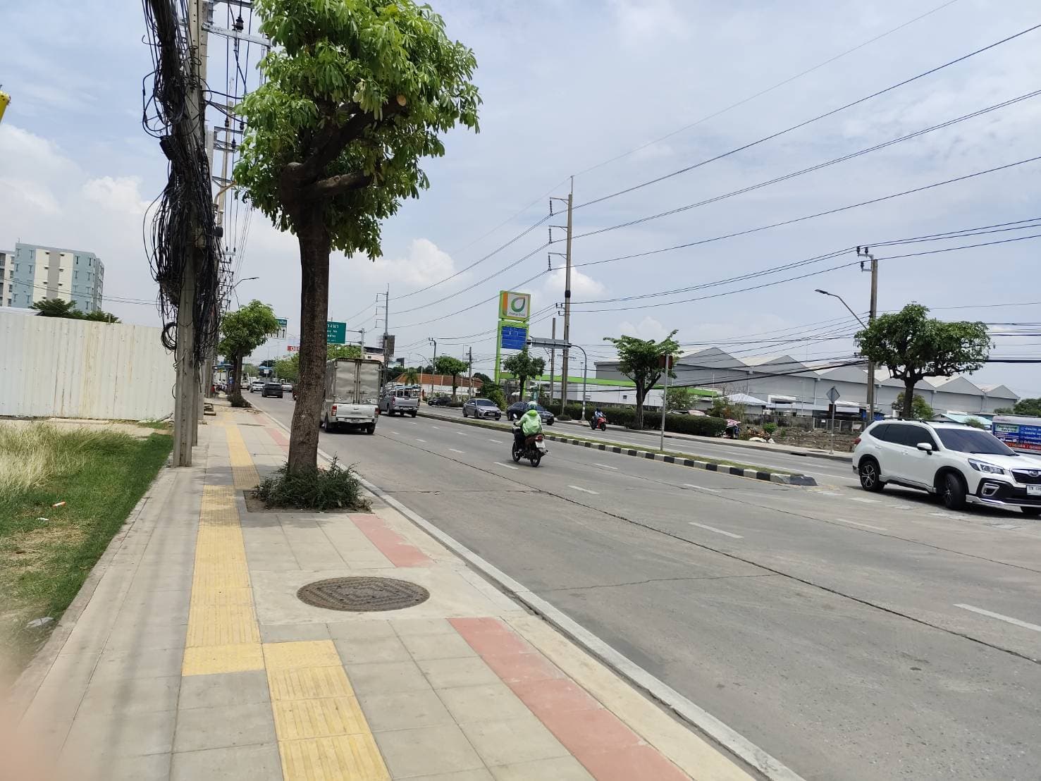 ที่ดินแปลงใหญ่ ติดถนนใหญ่ 13 ไร่กว่า ทำเลทอง ใกล้สนามบิน อ่อนนุช ลาดกระบัง ยกแปลง แปลงใหญ่ 13 ไร่กว่าติดถนนใหญ่ อ่อนนุช 5