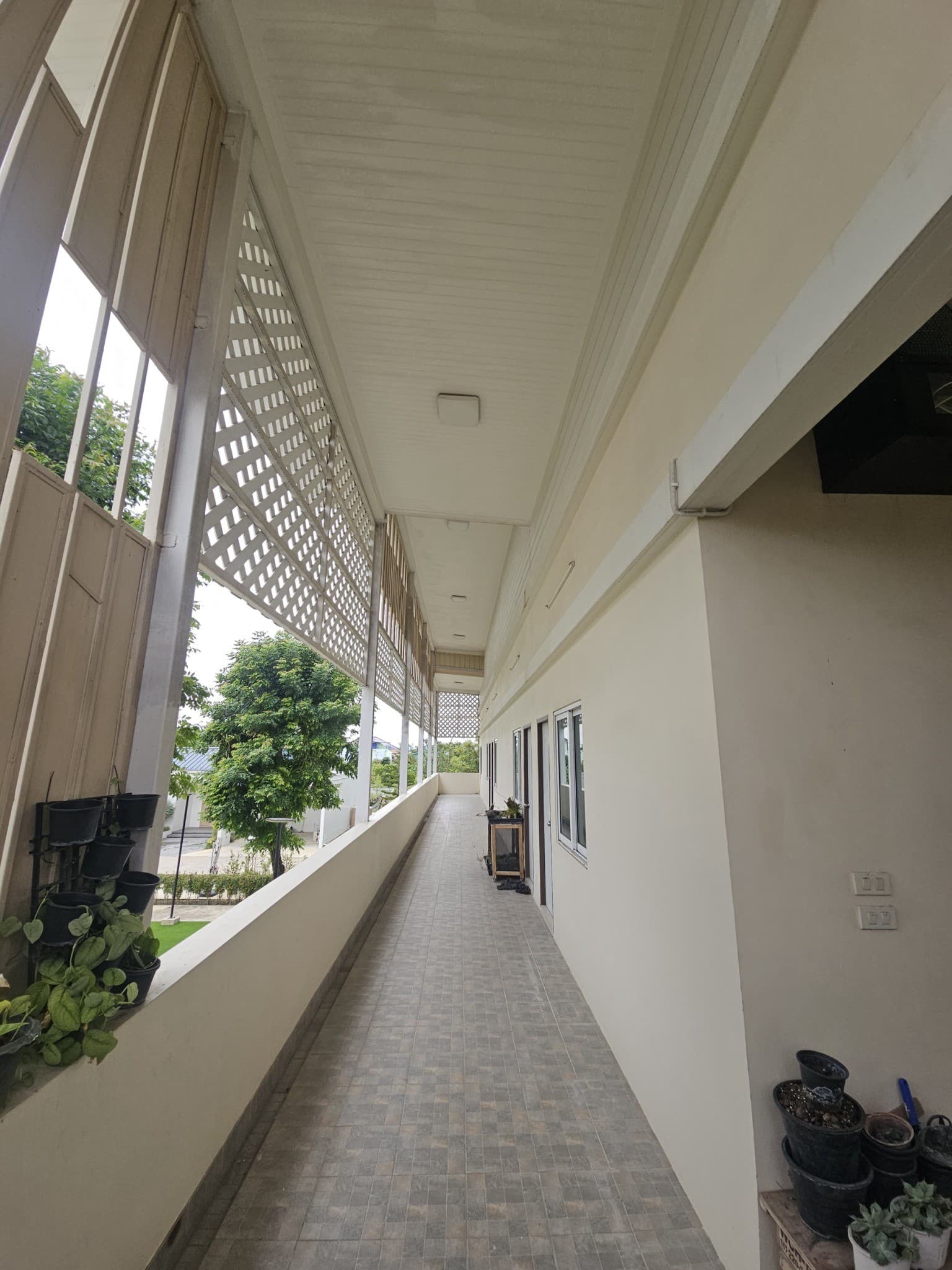 ให้เช่าที่ดินพร้อมอาคารสำนักงาน หอพักพนักงาน และสิ่งปลูกสร้าง ทำเลพุทธมณฑลสาย 1 6
