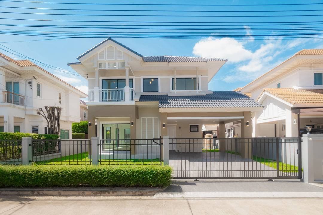 Hot Deal! หั่นราคาพิเศษ ส่วนลดเน้นๆ 200,000 บาท 🚨 ขายบ้านเดี่ยว 2 ชั้น ตกแต่งใหม่พร้อมอยู่ ทำเลทองติดถนนราชพฤกษ์
