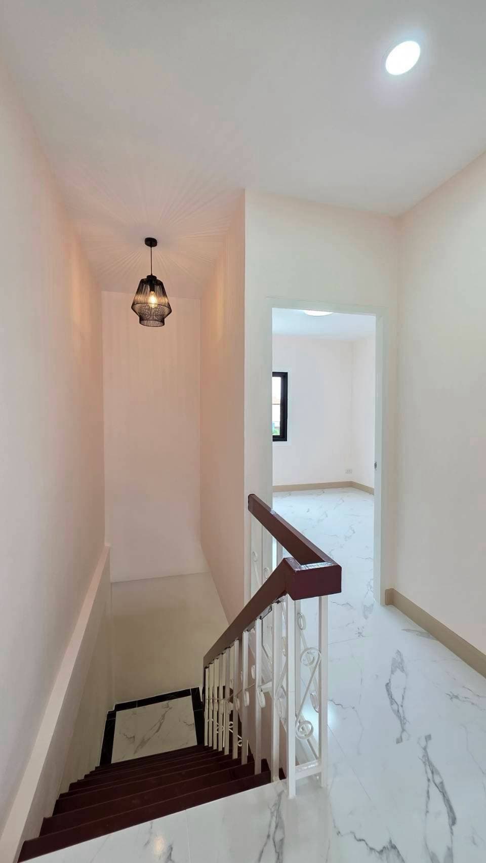ขายทาวน์เฮาส์ 2 ชั้น อิมพีเรียลเพลส-ซอยลาดปลาดุก ทำเลทองหลังห้าง JAS Green Village 6