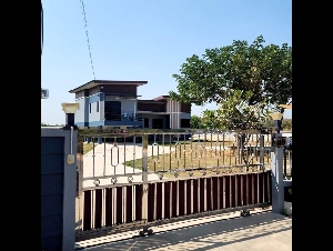 ขายบ้าน อ.บ้านโพธิ์ จ.ฉะเชิงเทรา สวย สไตล์ Modern มีพื้นที่รอบบ้านกว้าง
