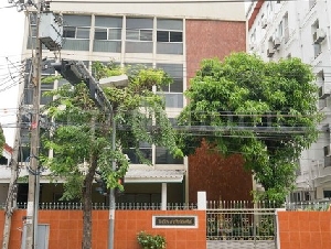 P2 ที่ดินใจกลางเมือง ติดถนน เขตดุสิต พร้อมอาคาร 2 หลัง