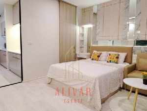 RC040224 Condo for rent, Noble Ploenchit, next to BTS Ploenchit, with private elevator in every unit.