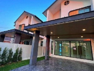 บ้านสร้างใหม่ สไตล์โมเดิร์น สันผักหวาน หางดง        