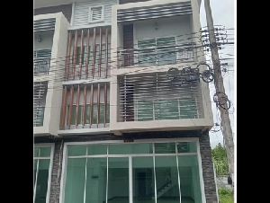 ขายทาวน์เฮ้าส์ 3 ชั้ั้น หมู่บ้านอภิไพบูลย์ทรัพย์ ถ.สนามบิน-ลพบุรีราเมศวร์ ต.ควนลัง อ.หาดใหญ่ จ.สงขลา