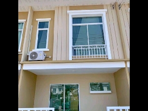 ตลาดสมบัติบุรี 1.7 กม. รถไฟฟ้าสายสีม่วง MRT คลองบางไผ่ 3.3 กม.ให้เช่าทาวน์เฮาส์ 2 ชั้น 19 ตร.วา.150 ตร.ม.วิวสวน 3 นอน 2 น้ำ 