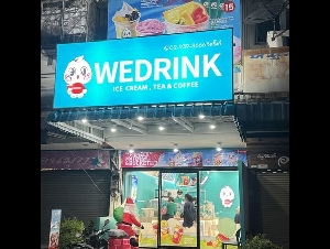 เซ้งร้าน WE DRINK บางแสน ตลาดวังมุขแลนด์ หน้าร้านมีตลาดนัด นักศึกษาเยอะ เพียง 450,000 บ ลงทุนกว่า 1.6 ล้าน